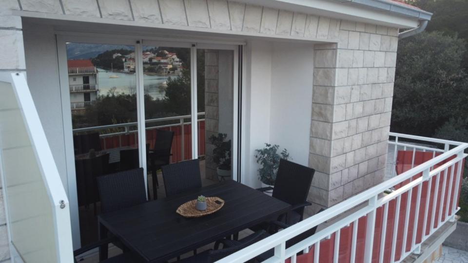 Luxury Apartments Oasis Λομπάρδα Εξωτερικό φωτογραφία