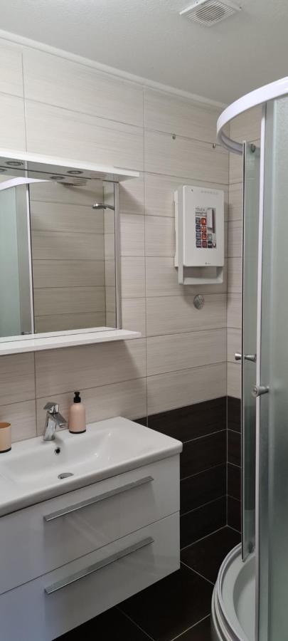Luxury Apartments Oasis Λομπάρδα Εξωτερικό φωτογραφία